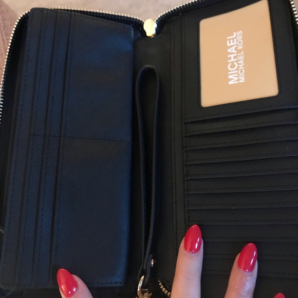 Brand NEW with tag. Jet set travel wristlet - Picture 3 of 5